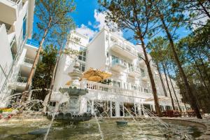 CEREJA Hotel & Resort Dalat