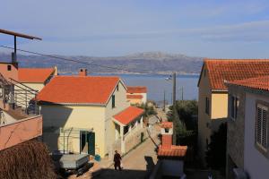 Two-Bedroom Apartment with Terrace and Sea View room in Apartments by the sea Slatine Ciovo - 16341