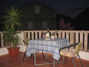 Two-Bedroom Apartment with Terrace room in Apartments by the sea Sucuraj Hvar - 16404