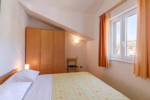 One-Bedroom Apartment with Terrace and Sea View room in Family friendly apartments with a swimming pool Trogir - 16509