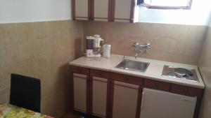 Apartments by the sea Banjol, Rab - 16638