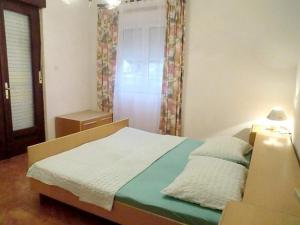 Apartments for families with children Banjol, Rab - 16645