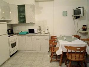 Apartments for families with children Banjol, Rab - 16645