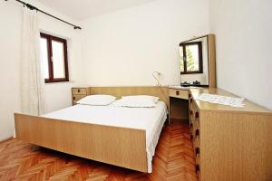 Apartment with Terrace room in Apartments with a parking space Supetar Brac - 16652