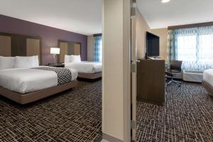 One-Bedroom Suite with City View - Non-Smoking room in La Quinta by Wyndham Wichita Airport