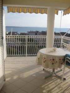 Two-Bedroom Apartment with Terrace and Sea View room in Apartments with a parking space Mandre Pag - 6582