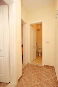 One-Bedroom Apartment with Terrace room in Apartments by the sea Okrug Gornji Ciovo - 8440