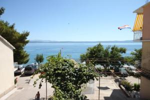 One-Bedroom Apartment with Balcony and Sea View room in Apartments by the sea Podgora Makarska - 6725