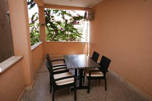 One-Bedroom Apartment with Terrace and Sea View room in Apartments by the sea Tucepi Makarska - 6806