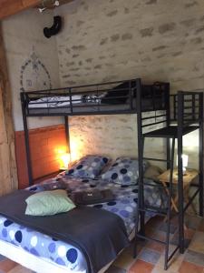 B&B / Chambres d'hotes Campagn'Art : Chambre Triple avec Salle de Bains Privative