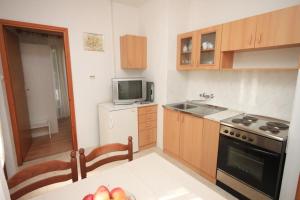 Two-Bedroom Apartment with Terrace room in Apartments with a parking space Porec - 7023