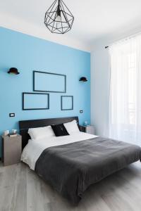 A World Aparts - 23 Artisti