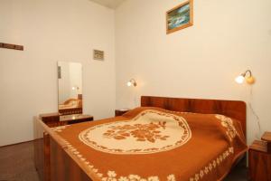 Two-Bedroom Apartment with Terrace room in Family friendly seaside apartments Susak Losinj - 8050