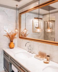 Yacht Classic Hotel - Boutique Class