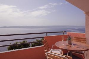 Apartments by the sea Pisak, Omis - 12545