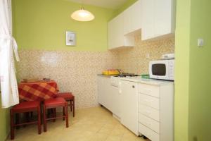 Studio with Terrace and Sea View room in Apartments with a parking space Preko Ugljan - 8428