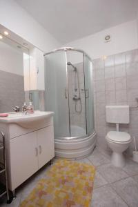 One-Bedroom Apartment with Terrace and Sea View room in Apartments by the sea Lukoran (Ugljan) - 8470