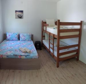 Apartments Pinikot