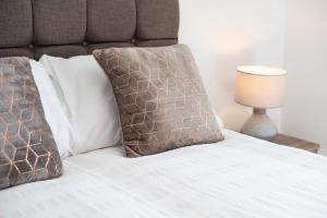 Contractor-Approved - 4 Bed - Smart TVs - Access M4