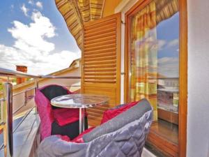 One-Bedroom Apartment with Balcony room in Apartments with a parking space Fazana - 13742