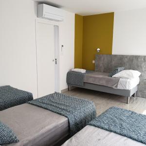 B&B / Chambres d'hotes Chez les J-FOLAIS - 3 kms Puy duFou - Les Epesses : photos des chambres