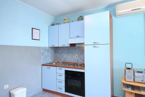 Zero-Bedroom Studio with Terrace and Sea View room in Apartments by the sea Prizba Korcula - 9180