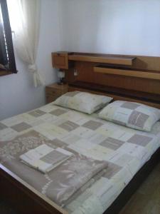 Two-Bedroom Apartment with Terrace and Sea View room in Apartments by the sea Pisak Omis - 9456
