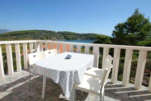 Two-Bedroom Apartment with Terrace and Sea View room in Apartments with a parking space Lumbarda Korcula - 9271
