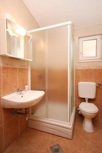 Two-Bedroom Apartment with Terrace and Sea View room in Apartments with a parking space Baska Voda Makarska - 10027
