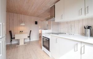 Three-Bedroom Holiday Home In Juelsminde
