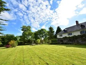 Holiday home with large garden - Le Mesnilbus