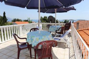 One-Bedroom Apartment with Terrace and Sea View room in Apartments with a parking space Orebic Peljesac - 10103