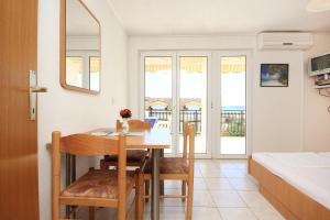 One-Bedroom Apartment with Terrace and Sea View room in Apartments with a parking space Orebic Peljesac - 10160