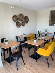 Logis Hôtels - Le Bellaroc - Hôtel 2 étoiles et Restaurant