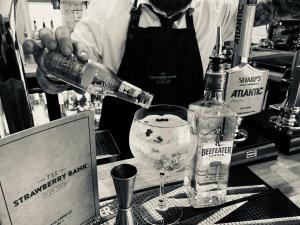 Strawberry Bank Hotel, NEC