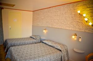 Hotels Hotel Les Pins : Chambre Triple