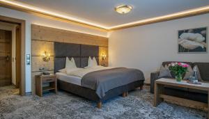 Standard Double Room with Balcony room in Parkhotel Seefeld