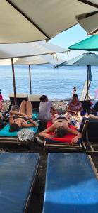 Warung Jemeluk & Home Stay