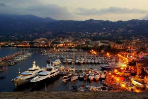 Hotels Grand Hotel De Calvi : photos des chambres