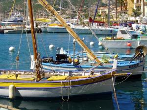 Hotels Grand Hotel De Calvi : photos des chambres