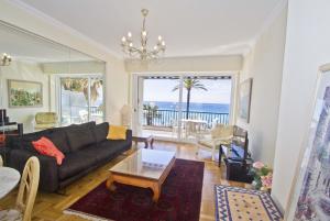 PROMENADE HOLIDAY - CARIATIDE PROMENADE SEA VIEW