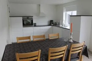 Private Spacious Home in City Center - Leirvík