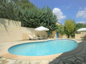 Spacious Holiday Home in Lorgues with Swimming Pool