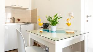 Apartments Sandra Solitudo II