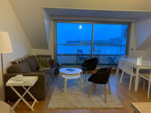 Appartements UN BALCON SUR LA MER, ACCES DIRECT A LA PLAGE : photos des chambres