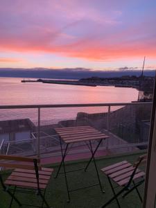 UN BALCON SUR LA MER, ACCES DIRECT A LA PLAGE