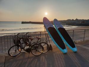 Appartements Les pieds dans l'eau acces direct a la plage ! : photos des chambres