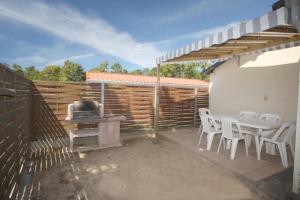 Two-Bedroom House room in camping Le Logis