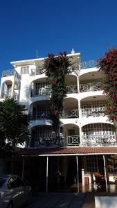 Easy World Beach Apartments