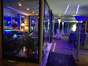 Hotel Blue Roses